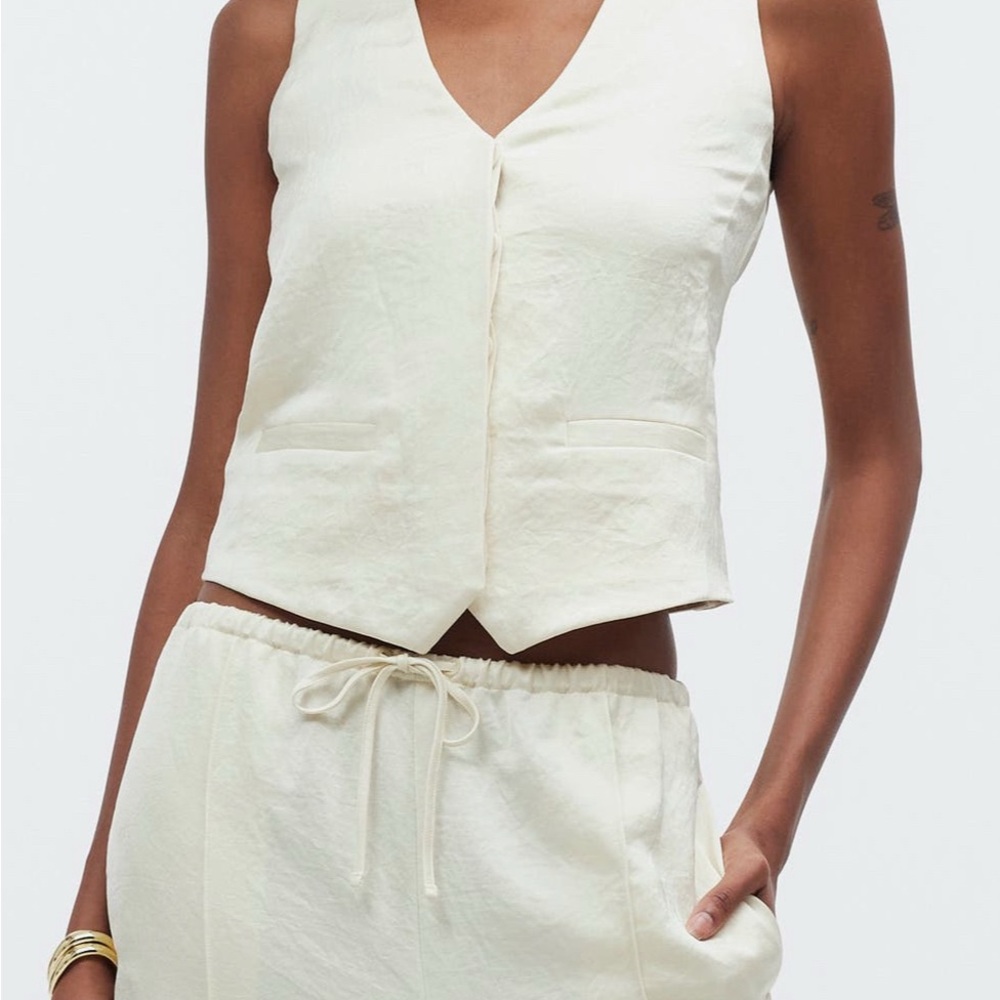 Madewell Stylish Cream Satin Vest in cake batter 14